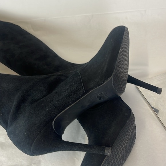 Stuart Weitzman tall shaft Boots- blk suede. excellent quality! - Picture 13 of 15